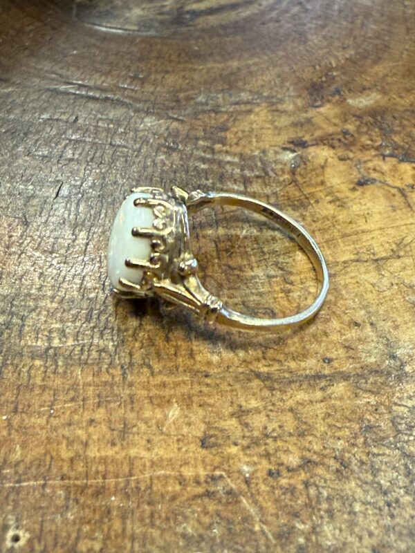 Vintage 9ct gold and opal ring - Image 4