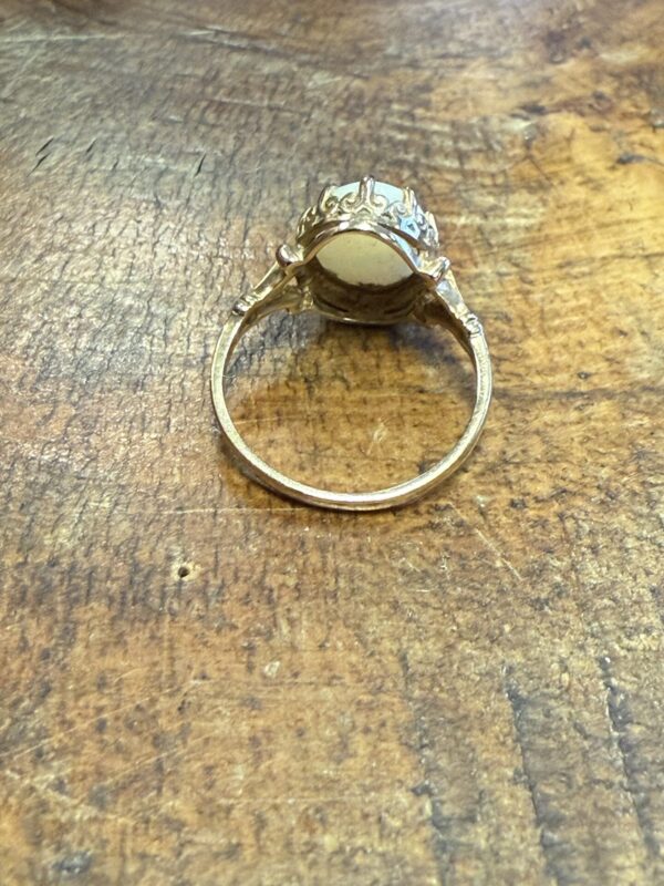 Vintage 9ct gold and opal ring - Image 5