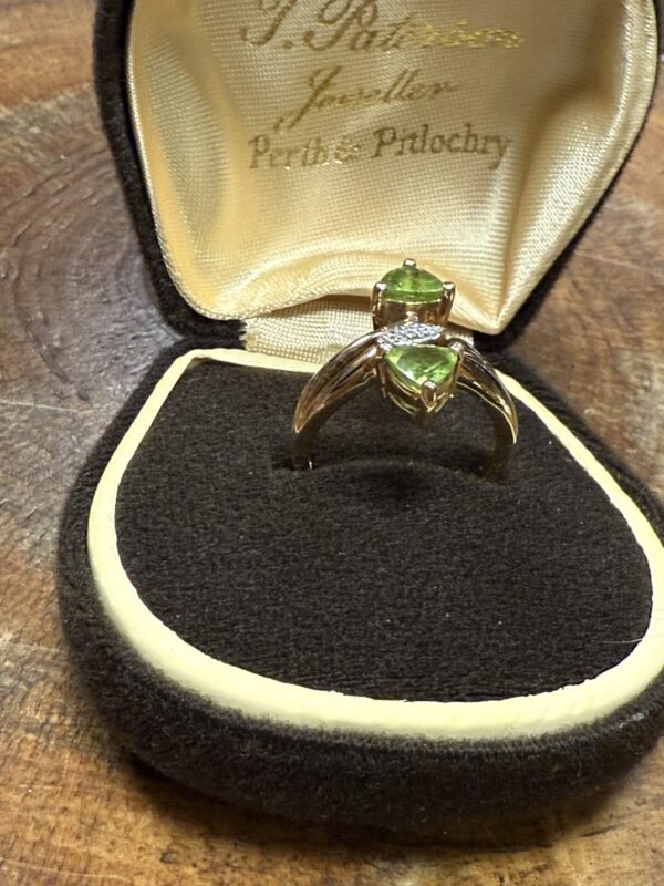 Peridot and diamond ladies 9ct gold ring - Image 5