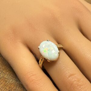 Vintage 9ct gold and fire opal ring