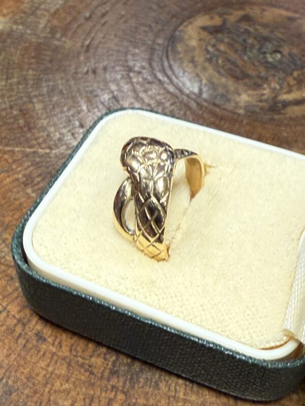9ct gold snake signet ring ruby eyes - Image 5