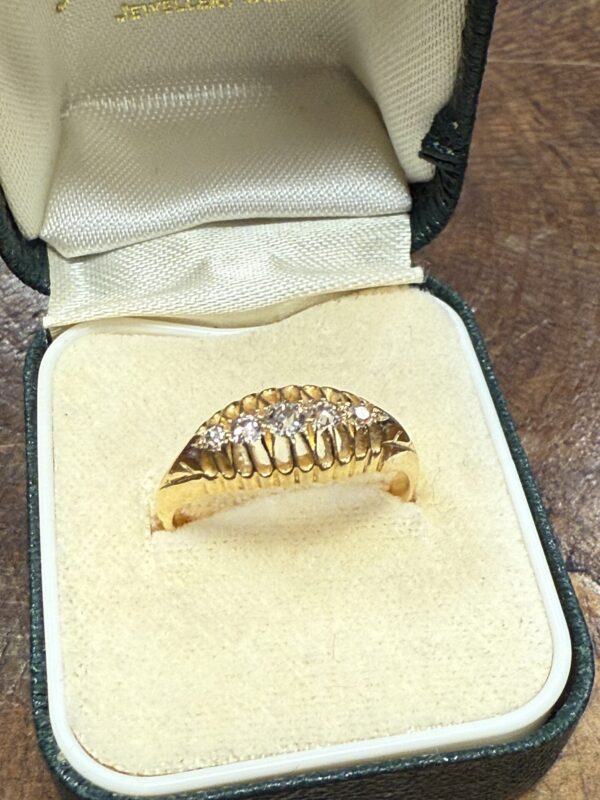 Antique 18ct gold five stone diamond ring - Image 3