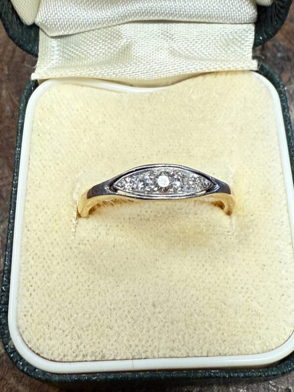 18ct gold deco style ladies diamond ring - Image 4
