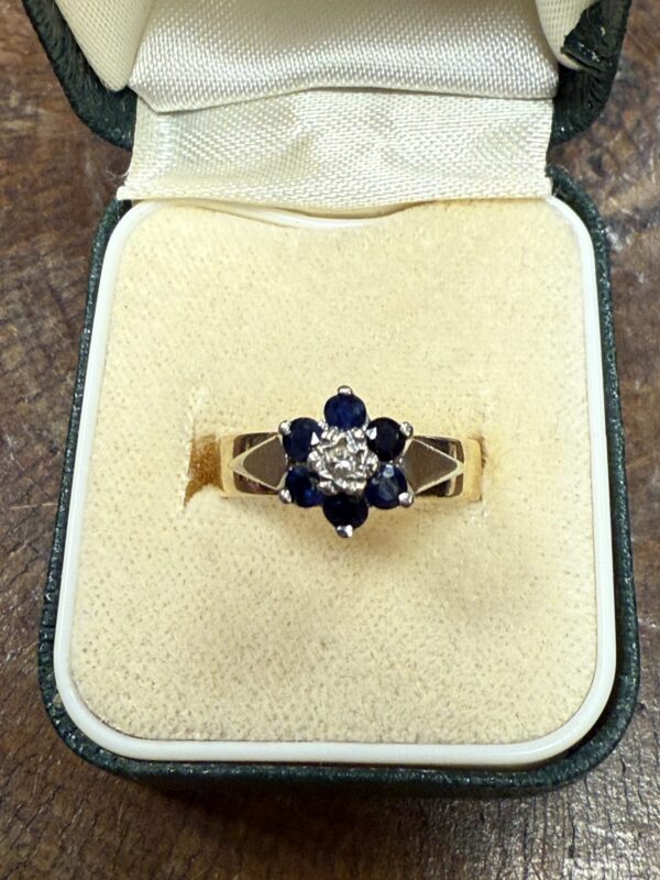 18ct gold sapphire and diamond ladies ring - Image 5