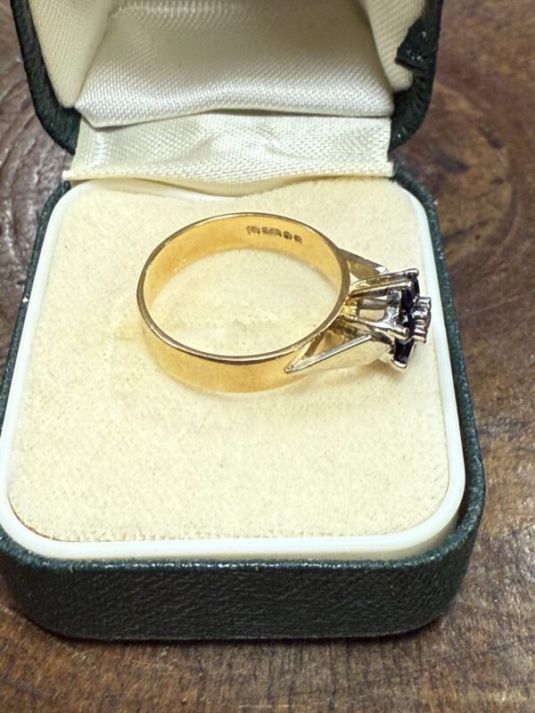 18ct gold sapphire and diamond ladies ring - Image 8