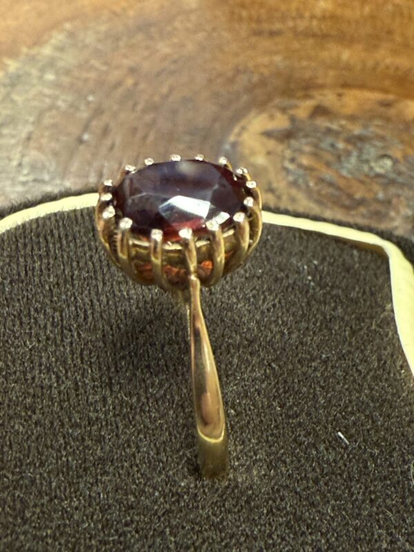 Vintage garnet solitaire 9ct gold ring - Image 5
