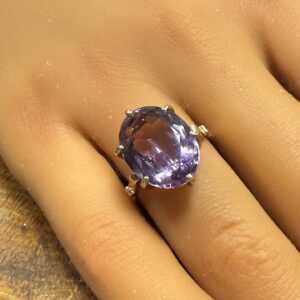 Vintage 9ct gold and amethyst ladies dress ring