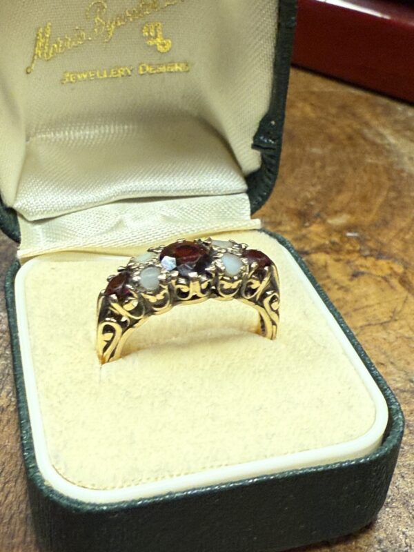 Antique garnet and pearl ladies ring - Image 3