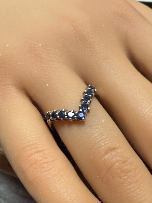 Vintage sapphire wishbone 9ct gold ring