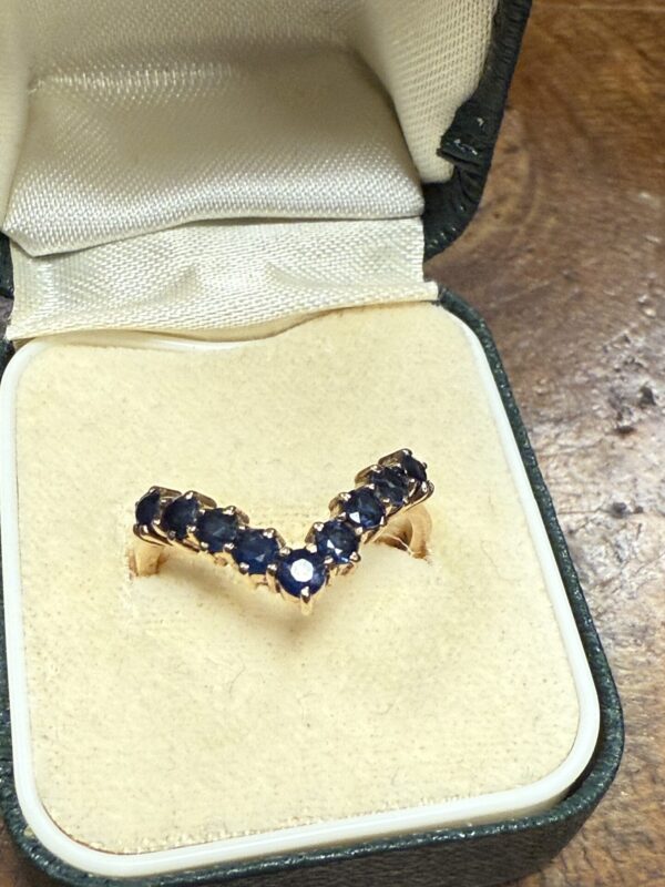 Vintage sapphire wishbone 9ct gold ring - Image 3
