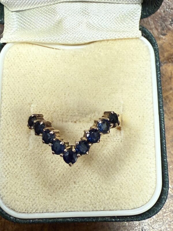 Vintage sapphire wishbone 9ct gold ring - Image 5