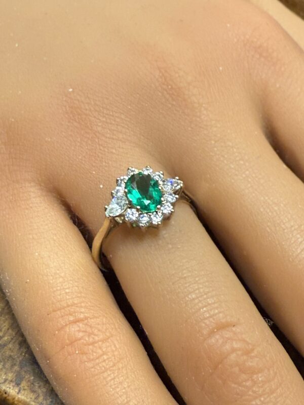 9ct gold cz set ladies simulated emerald ring