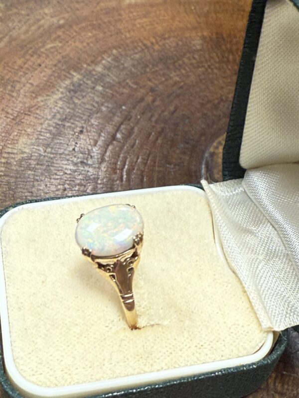 Vintage opal and 9ct gold ladies ring - Image 5