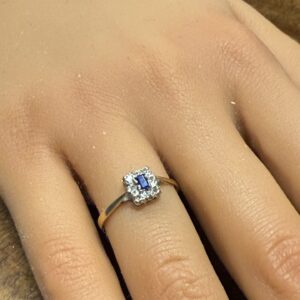 Diamond and sapphire 9ct gold art deco style ring