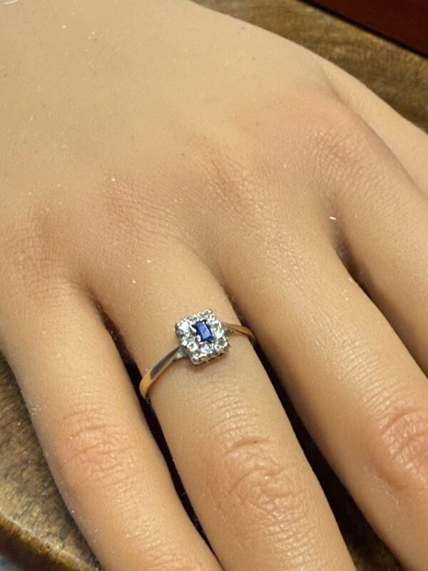 Diamond and sapphire 9ct gold art deco style ring