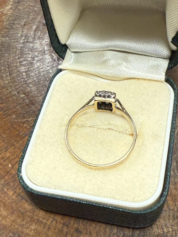 Diamond and sapphire 9ct gold art deco style ring - Image 6