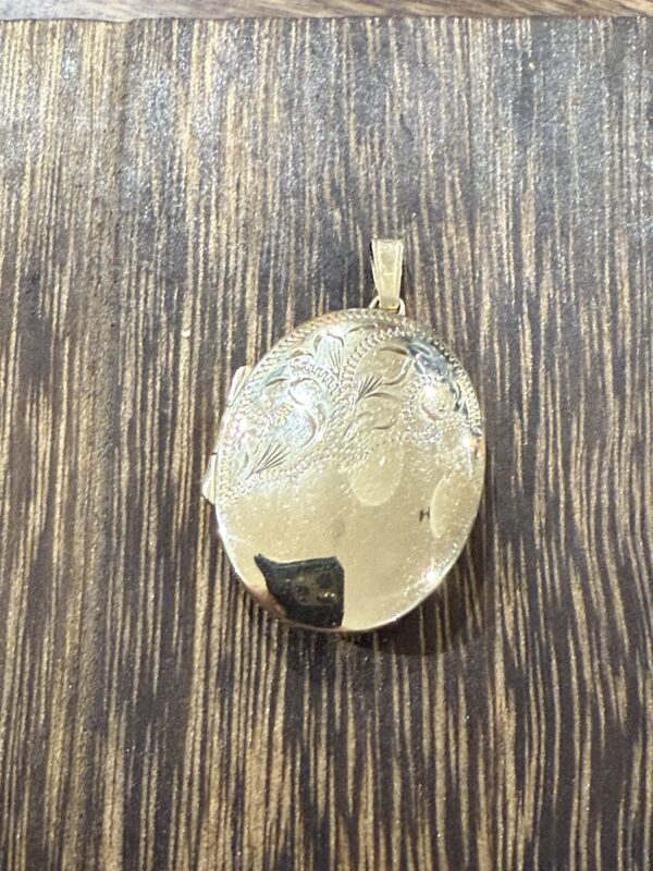 Vintage large 9ct gold locket - Image 3