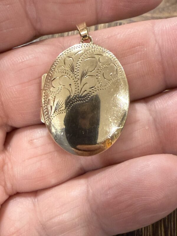 Vintage large 9ct gold locket - Image 6