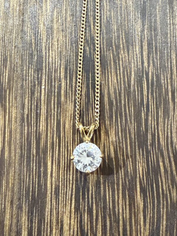 18” 9ct gold chain and gem set pendant