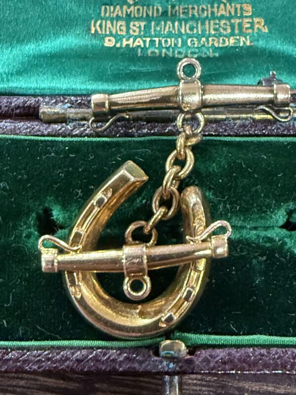 18ct gold antique horseshoe bar brooch - Image 3