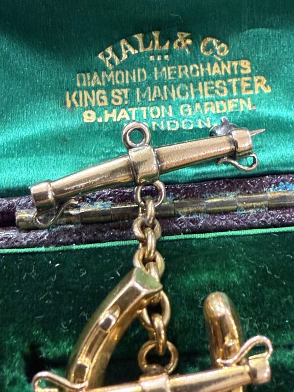 18ct gold antique horseshoe bar brooch - Image 7