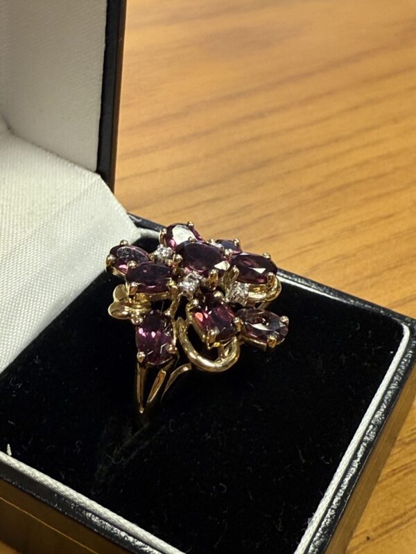 Vintage 9ct gold garnet and diamond dress ring - Image 4