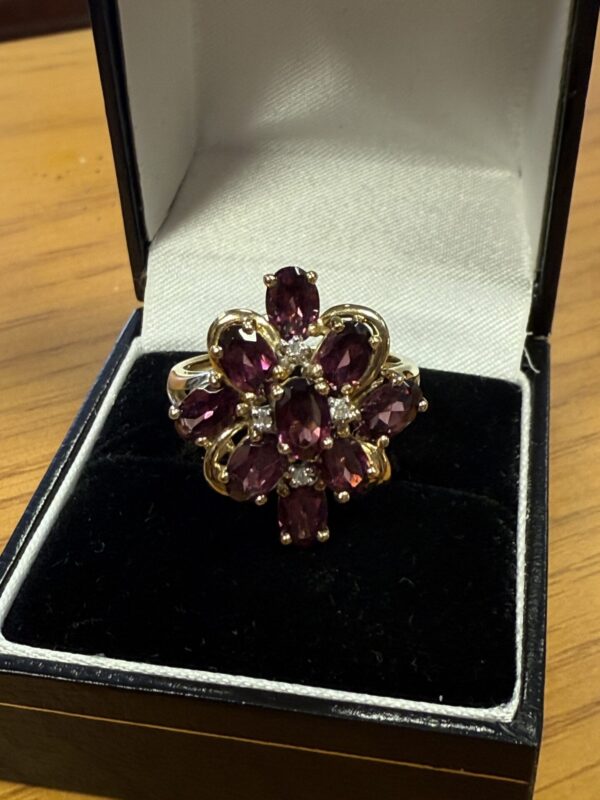 Vintage 9ct gold garnet and diamond dress ring - Image 6