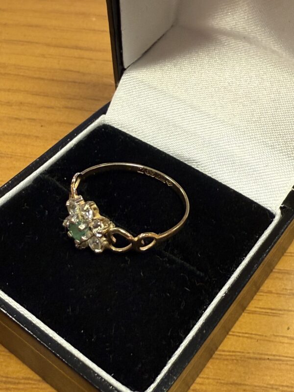 Ladies emerald and cz 9ct gold ring - Image 8