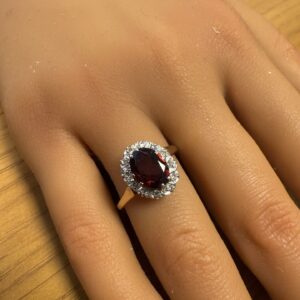 9ct gold ladies garnet and diamond ring