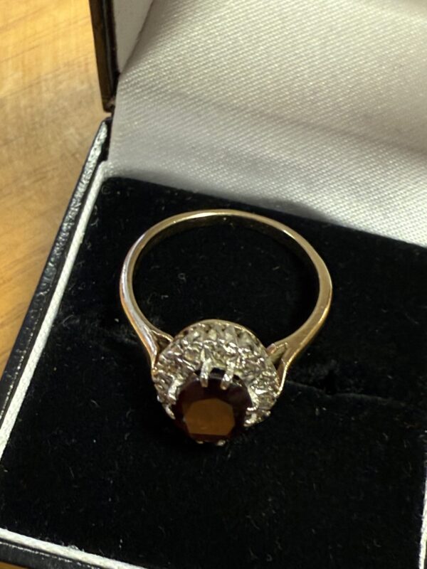 9ct gold ladies garnet and diamond ring - Image 7