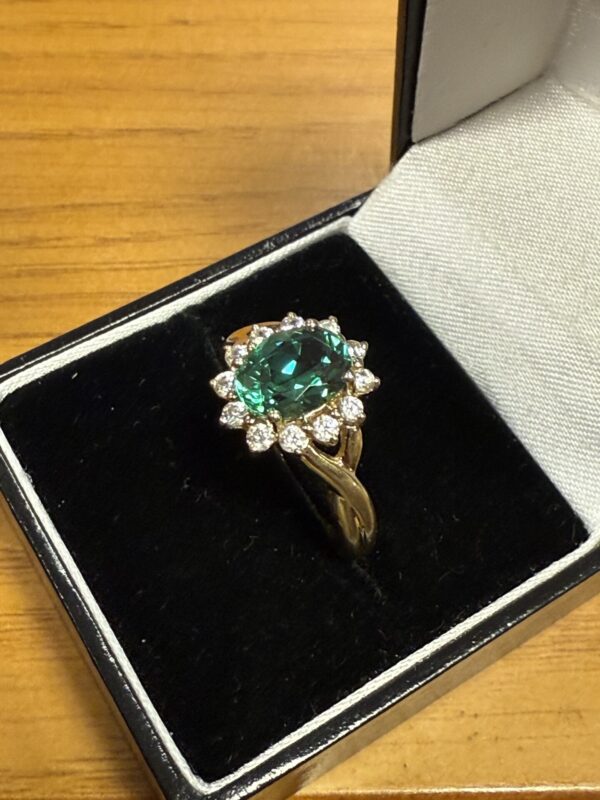 14ct gold gem set ladies ring - Image 4