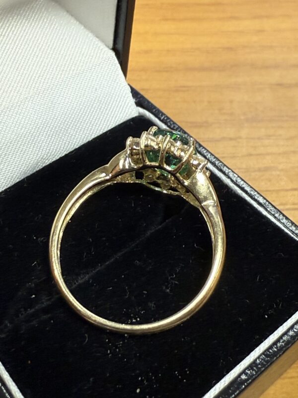 14ct gold gem set ladies ring - Image 6