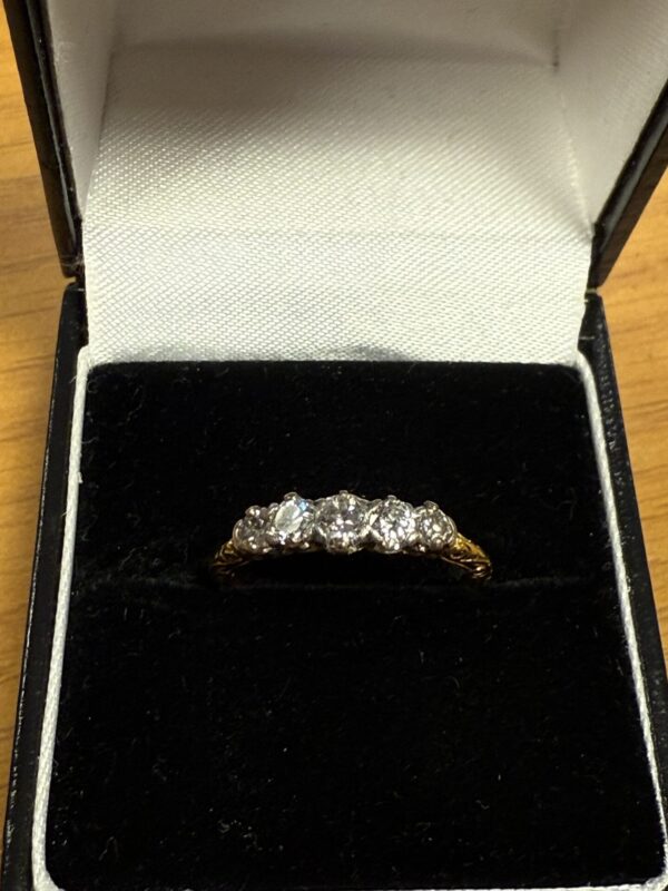 Antique five stone diamond 18ct gold ring - Image 3