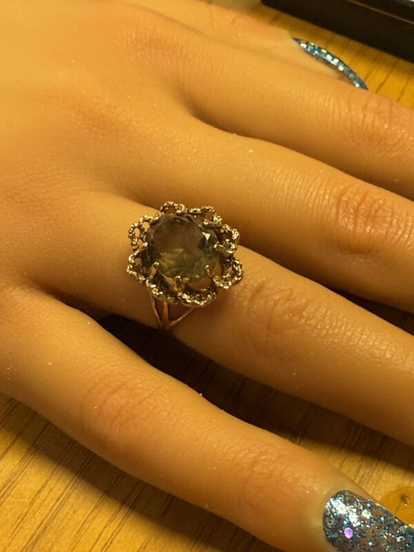 Vintage Smokey quartz ladies ring - Image 2