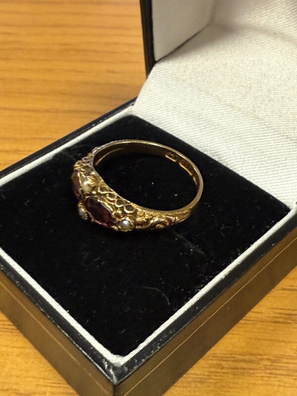 Antique 15ct gold garnet and pearl ring - Image 5