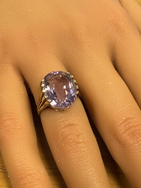 Large amethyst vintage cocktail ring 9ct gold