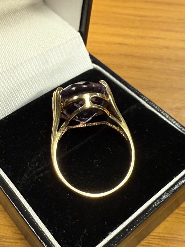 Large amethyst vintage cocktail ring 9ct gold - Image 6