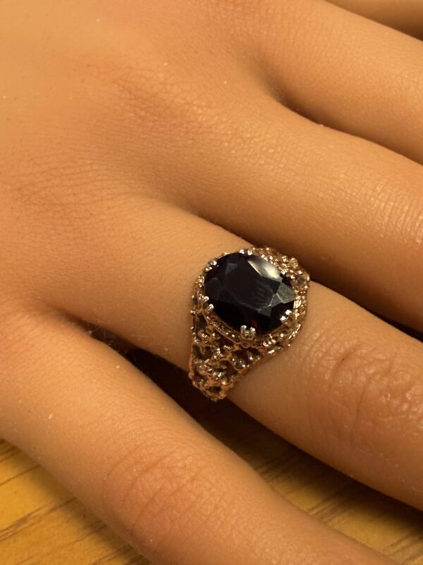 Vintage garnet organic 9ct gold ring - Image 2