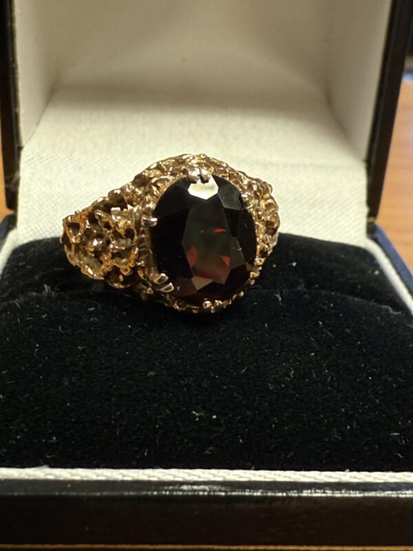 Vintage garnet organic 9ct gold ring - Image 5