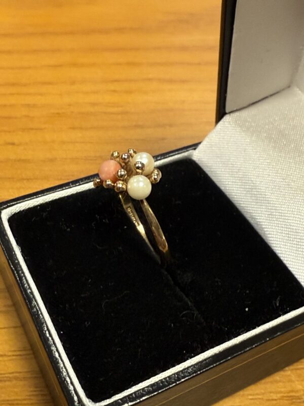 Vintage coral and pearl ladies 9ct gold ring - Image 5
