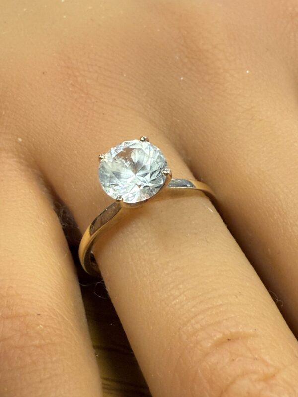 Large cz set 14ct gold solitaire - Image 2