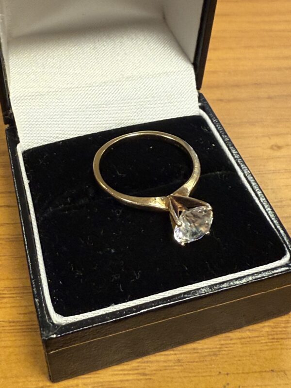Large cz set 14ct gold solitaire - Image 7