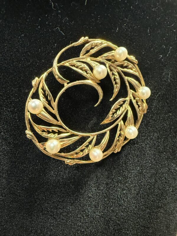 9ct gold and Pearl organic brooch