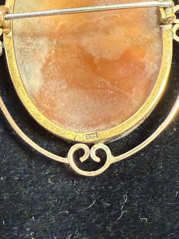 Antique shell cameo brooch 9ct gold mounted - Image 6