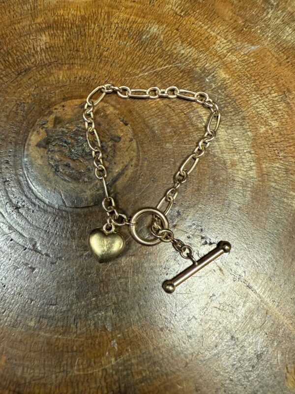9ct gold T-bar bracelet and heart charm