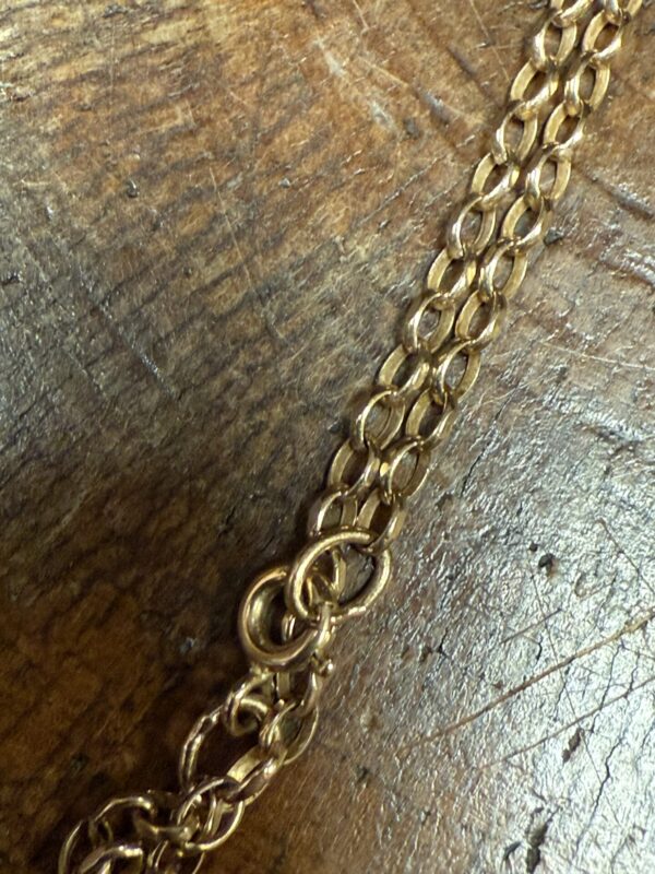 14ct gold egg pendant with 9ct chain - Image 4