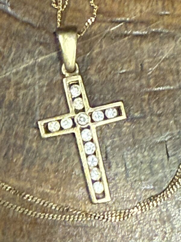 9ct gold gem set cross and chain - Image 2