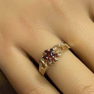 9ct gold and garnet vintage cluster