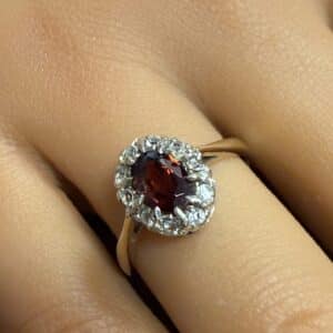9ct gold garnet and cz set ring