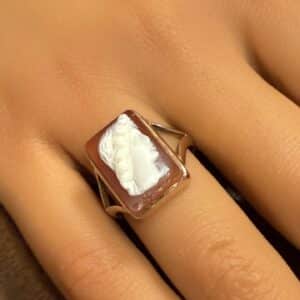 Vintage 9ct gold cameo ring
